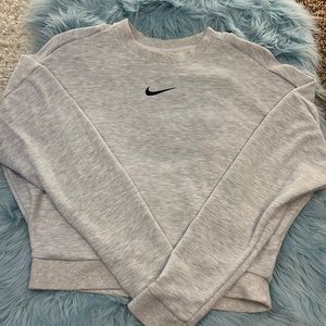 EUC! SOFT Grey Cropped Nike Sweatshirt! Size small!